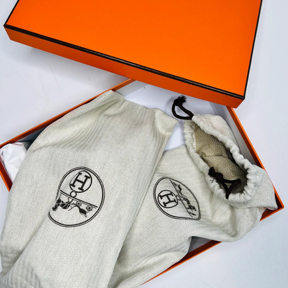 Hermès Set – Kelly 28 Vert d’Eau Alligator Limited Edition & Orange Sandals Green