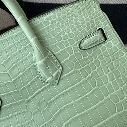 Hermès – Kelly 28 Vert d’Eau Alligator Limited Edition