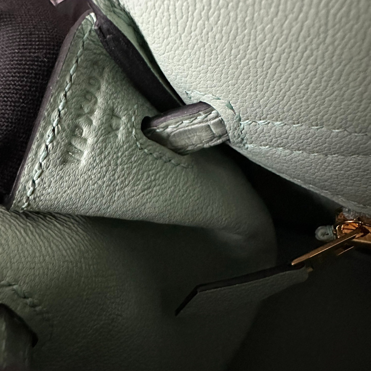 Hermès – Kelly 28 Vert d’Eau Alligator Limited Edition